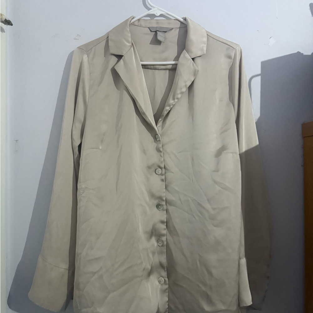 H&M Beige Button-Up Shirt